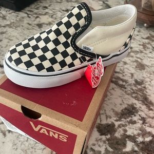 🆕 Toddler Checker slip on Vans
